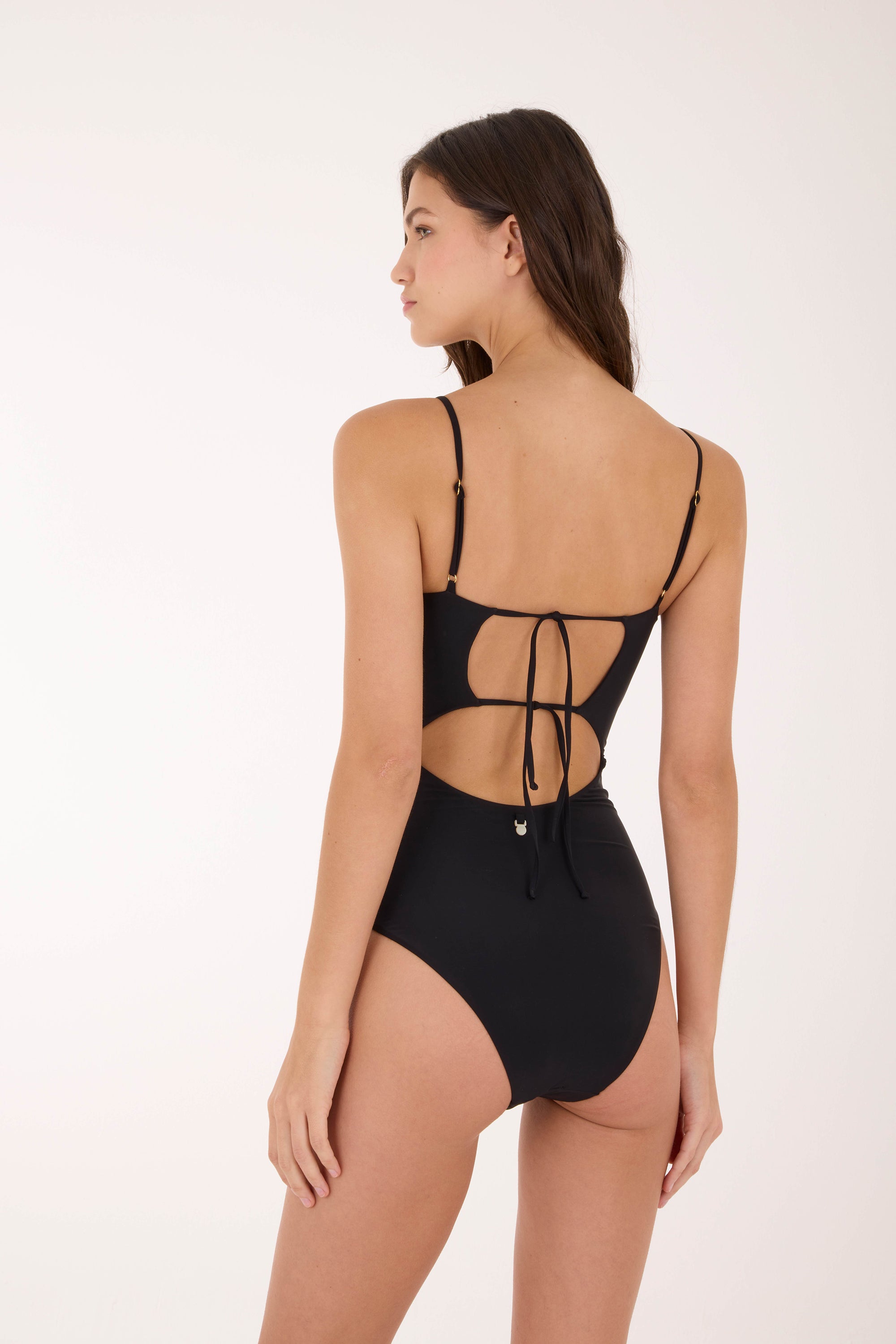 Black ͣIkaro One Piece