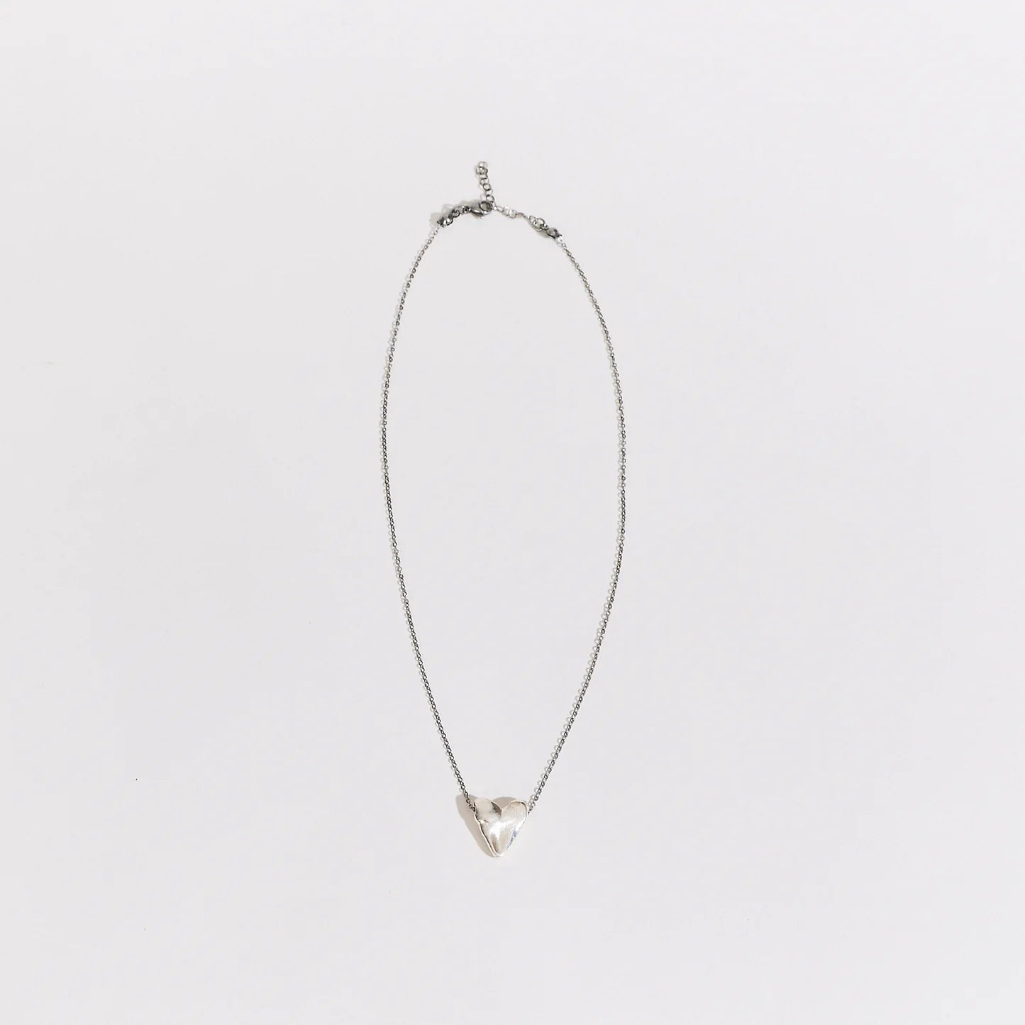 Un Amor Mini Silver Neklace